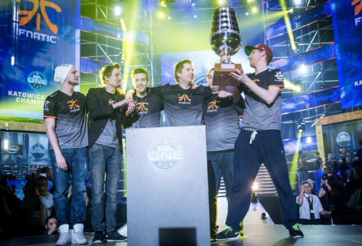 Một trong những tổ chức Esports vĩ đại nhất thế giới sắp bị 'bán thanh lý'