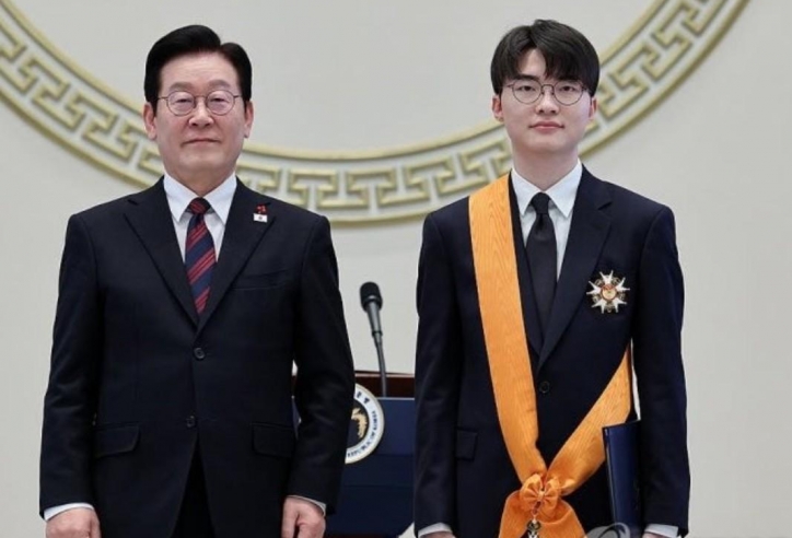 Faker nhận phần thưởng cao nhất của một tuyển thủ Hàn Quốc