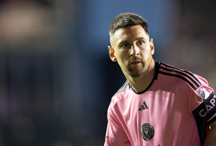 Messi bất ngờ cáo lui, Argentina không biết mừng hay lo
