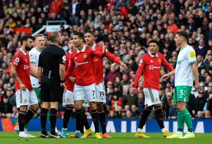 Bị FA buộc tội, Man United lo lắng trước đại chiến Tottenham