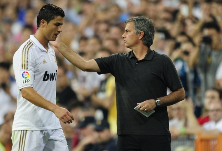 Ronaldo nổi loạn, Mourinho chỉ Ten Hag cách 'dạy dỗ'