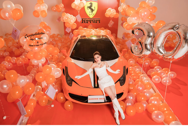 Nữ CEO 9x tậu hàng hiếm Ferrari 458 Spider nhân dịp sinh nhật tuổi 30 