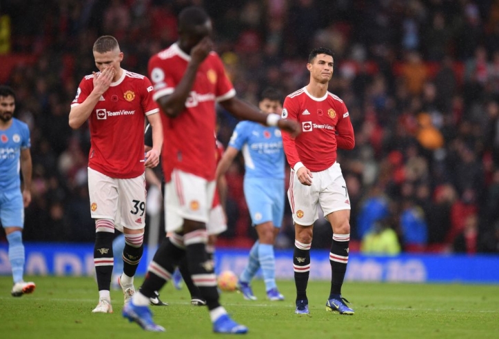 Man Utd gặp bất lợi cực lớn trước trận Derby Manchester: Pep 'sung sướng', Ten Hag 'khóc ròng'