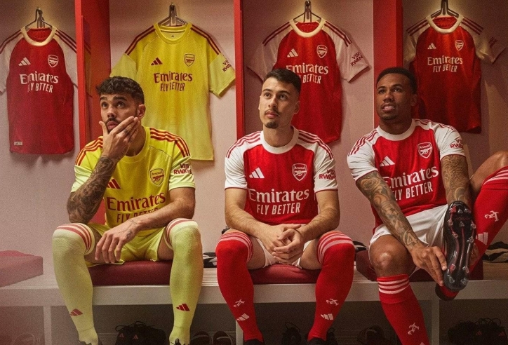 Arsenal công bố áo đấu sân nhà mùa giải 2025/26