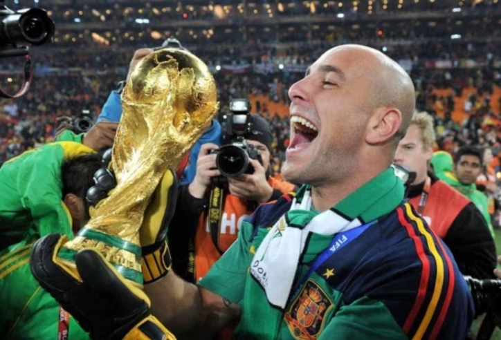 Nhà vô địch World Cup 2010 tuyên bố giải nghệ ở tuổi 42