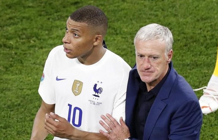 Dechamps chỉ thẳng cái tên nhận Quả bóng Vàng, không phải Mbappe