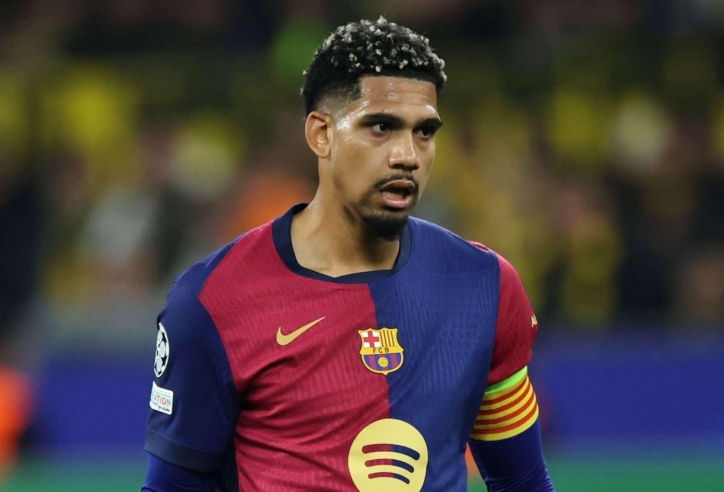 Ronald Araujo đưa ra tuyên bố về tương lai tại Barcelona