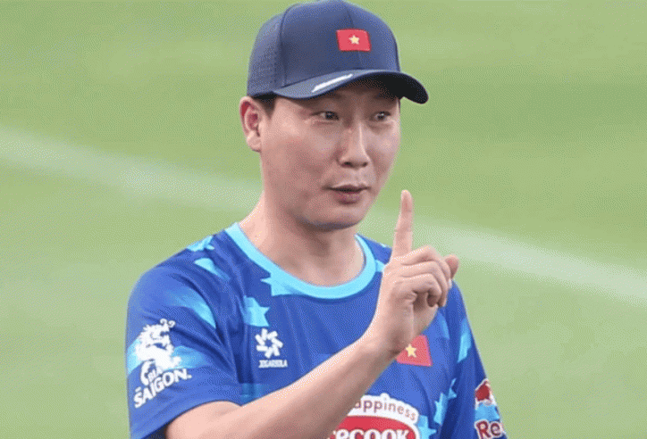HLV Kim Sang Sik thừa nhận gặp khó trước trận gặp Malaysia