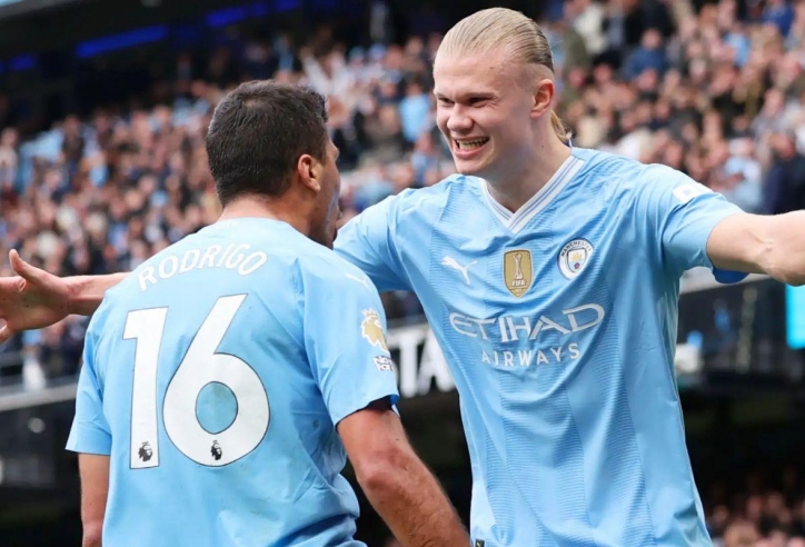 Trụ cột Man City 'bật đèn xanh' cho Real