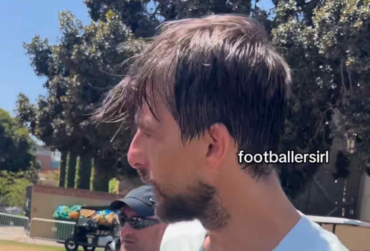 Bị chế giễu, cầu thủ Inter Milan đòi đánh CĐV của PSG