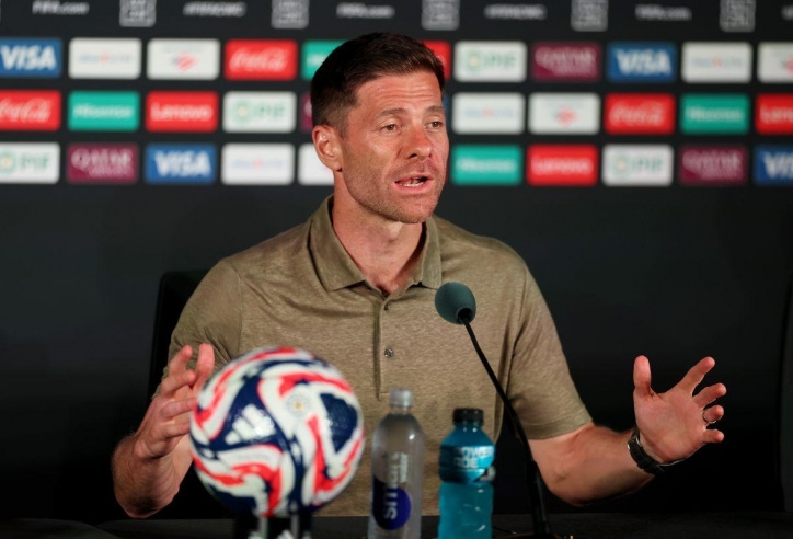 Xabi Alonso chỉ tên tiền vệ Real Madrid giống Steven Gerrard