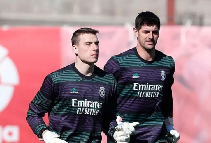 'Kép phụ' Real quyết tâm ở lại Bernabeu