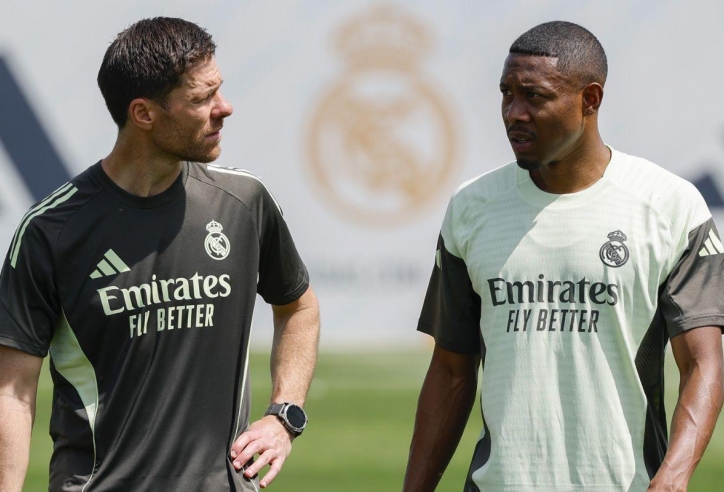 Xabi Alonso nhận tin dữ từ hàng thủ ngay trước mùa giải mới