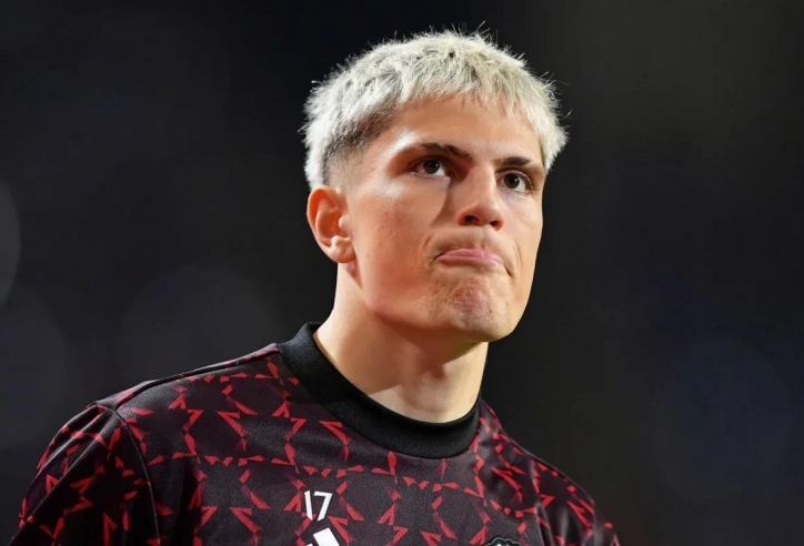 Garnacho bị Ten Hag bỏ rơi, đội bóng vĩ đại nói không