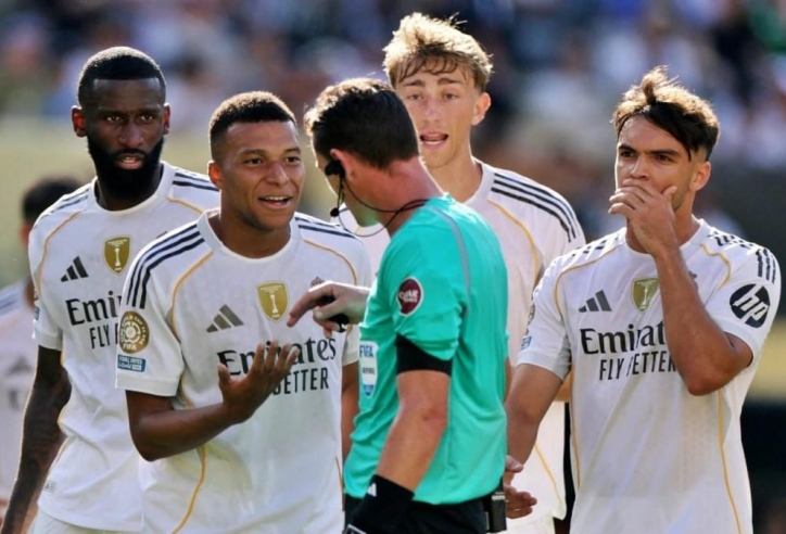Real Madrid 'rơi mặt nạ' trước PSG: Sự sụp đổ đã được báo trước
