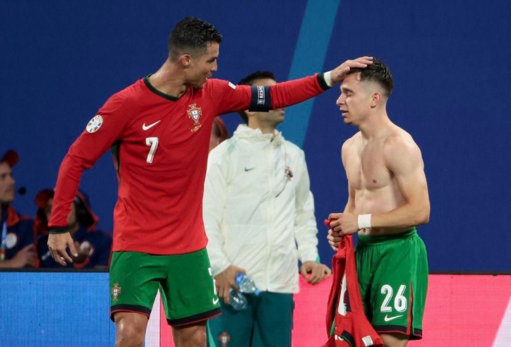Đàn em Ronaldo chốt bến đỗ ông lớn Châu Âu