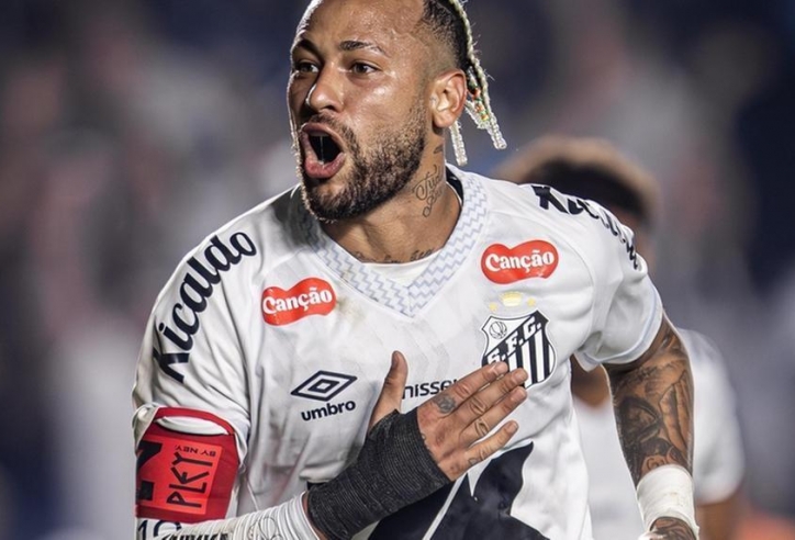 Neymar tỏa sáng, ghi bàn phút 85 giúp Santos chiến thắng