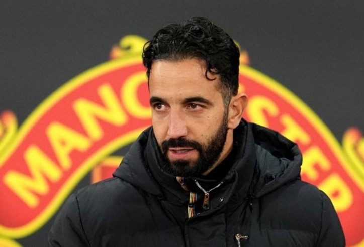 Man Utd dẫn đầu bảng xếp hạng… không ai muốn