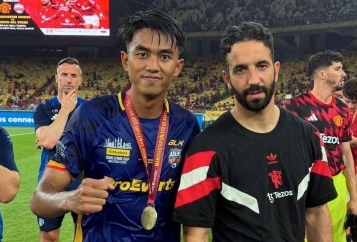 HLV Kim Sang Sik khen 1 ngôi sao U23 Indonesia từng đối đầu MU