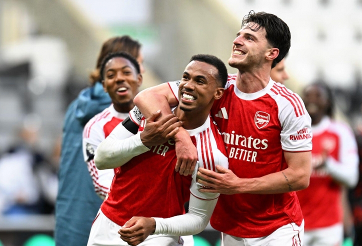 Hàng thủ Arsenal hoá 'tường đồng vách sắt' khi dẫn đầu châu Âu