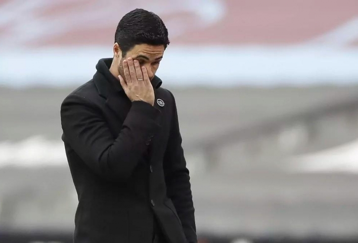 Arsenal tiếp tục gặp ác mộng ở hàng thủ