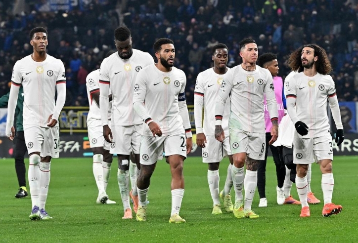 CĐV Chelsea 'nổi đoá' vì quyết định khó hiểu