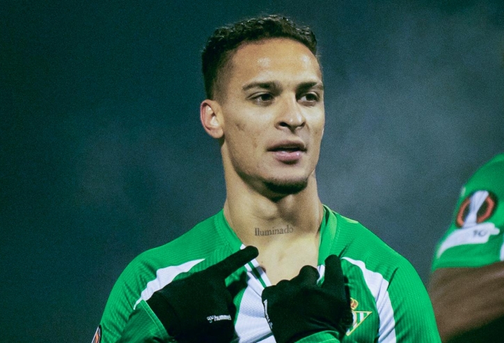 Antony toả sáng, Real Betis tiếp tục bất bại tại Europa League