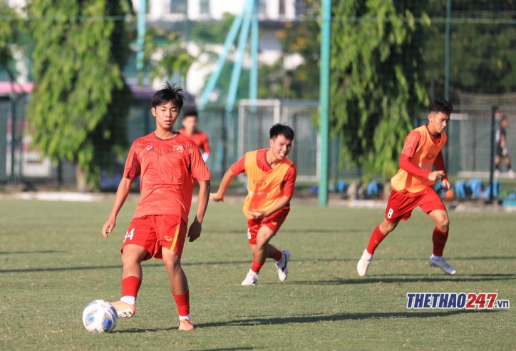 VIDEO: U20 Việt Nam chia đôi đá đối kháng, luyện 'Tiki Taka' hẹn đấu Thái Lan