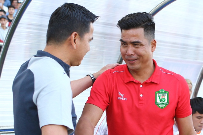 HLV Việt Thắng khẳng định đội bóng của người đại diện Quang Hải nợ lương