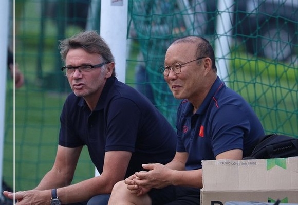NÓNG: HLV từng dự World Cup lên tiếng về khả năng dẫn dắt ĐT Việt Nam