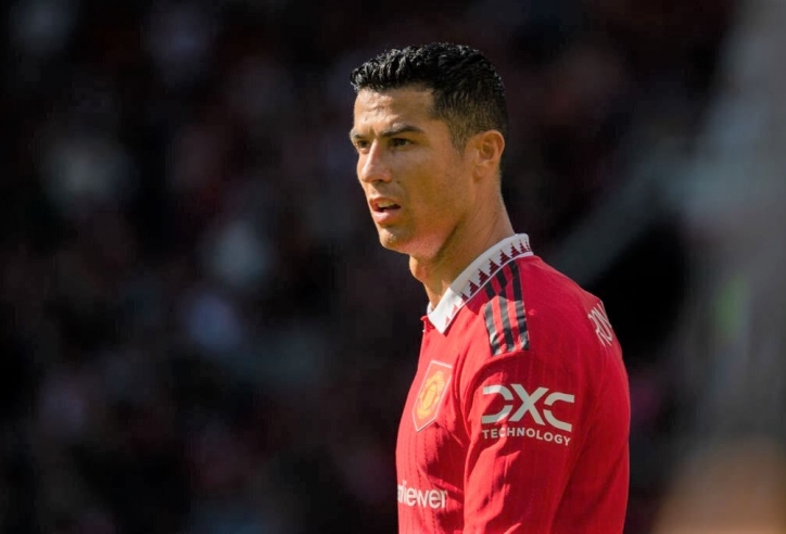 NÓNG: Ronaldo chốt xong thời điểm rời MU, gia nhập CLB mới