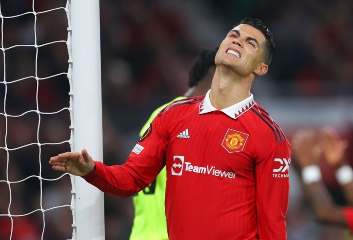 Ronaldo bị 5 CLB từ chối, về giải hạng 10 cũng chỉ dự bị cho 7 người?