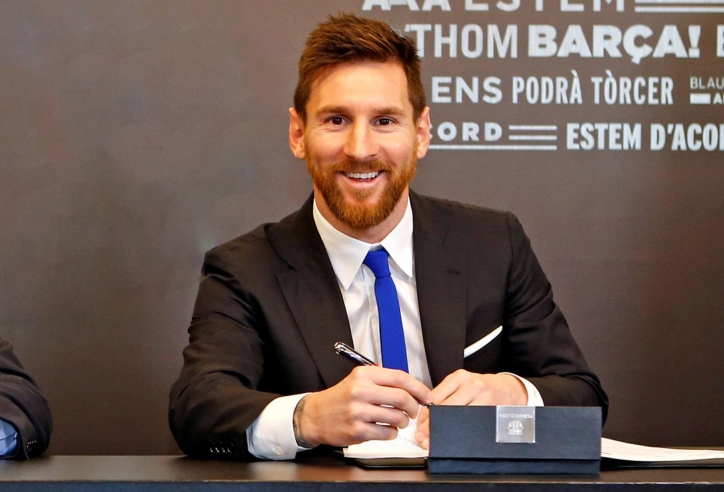 Chơi bài ngửa, Messi chốt điều khoản khó tin khoác áo 'gã khổng lồ'