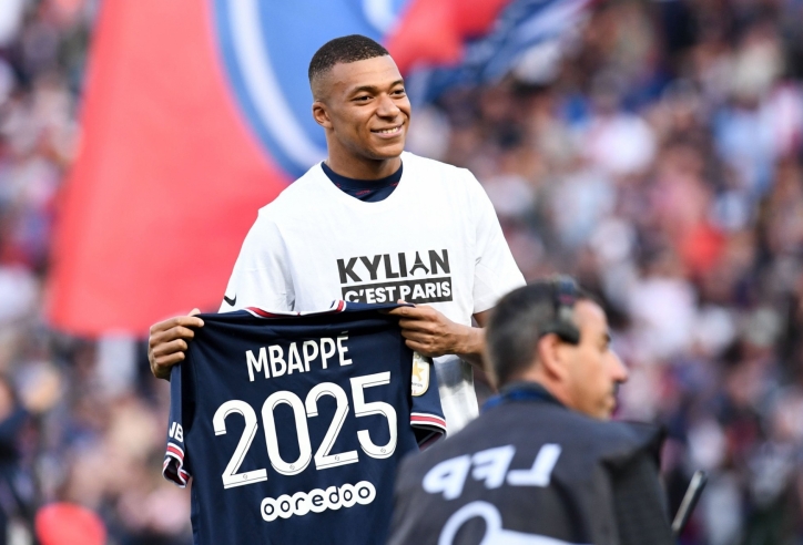 CHÍNH THỨC: Mbappe từ bỏ Real Madrid để ở lại PSG vì lý do đặc biệt