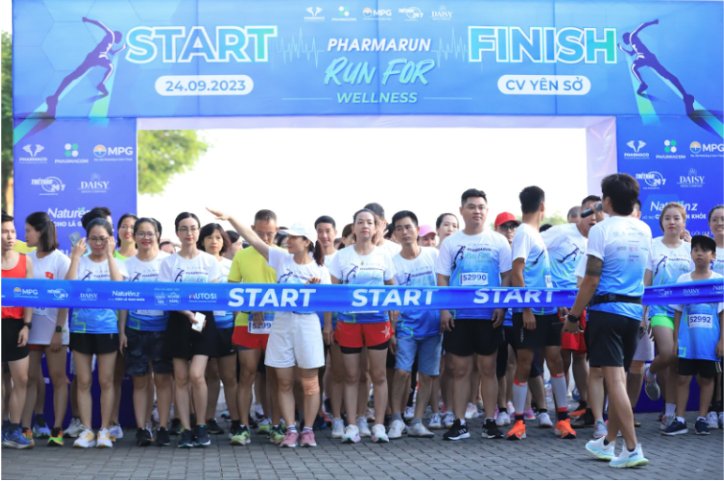 Hơn 300 runner chạy bộ chào mừng ngày Dược sĩ thế giới tại Pharmarun 2023