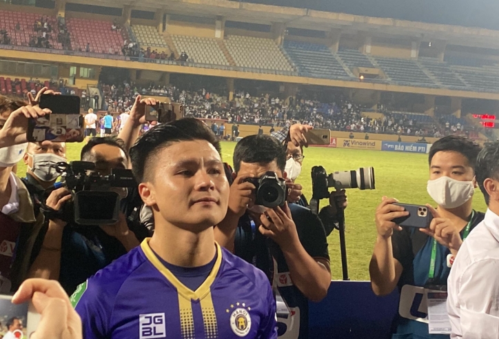 VIDEO: Quang Hải bật khóc khi nói lời chia tay CĐV Hà Nội FC