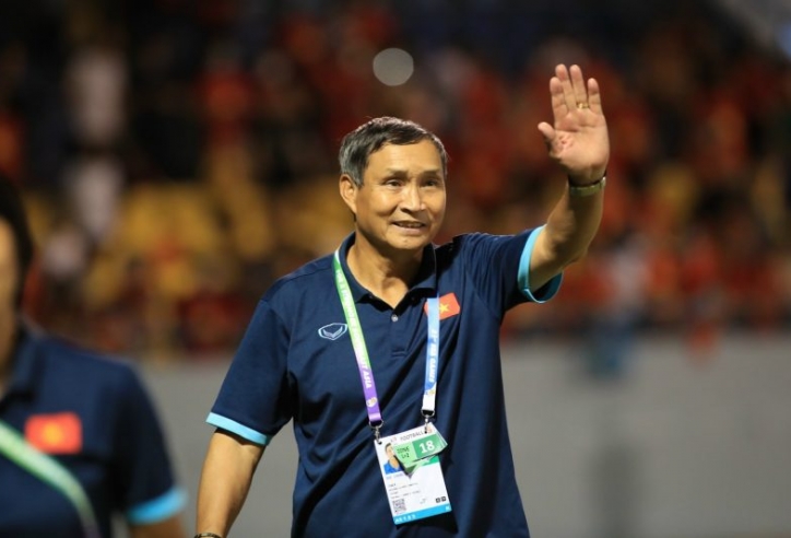 HLV Mai Đức Chung có mặt ở 'thời khắc lịch sử' của bóng đá Việt Nam