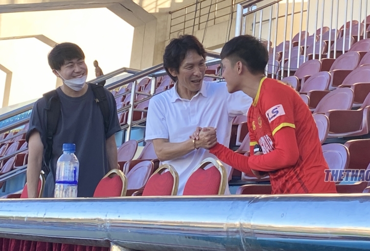 VIDEO: HLV U23 Việt Nam gặp riêng hai cầu thủ hạng Nhất