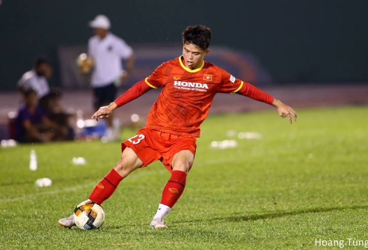 Tuyển thủ U23 Việt Nam Bùi Anh Thống: Đứng dậy từ khó khăn và khiến cả V-League 2 'run sợ'