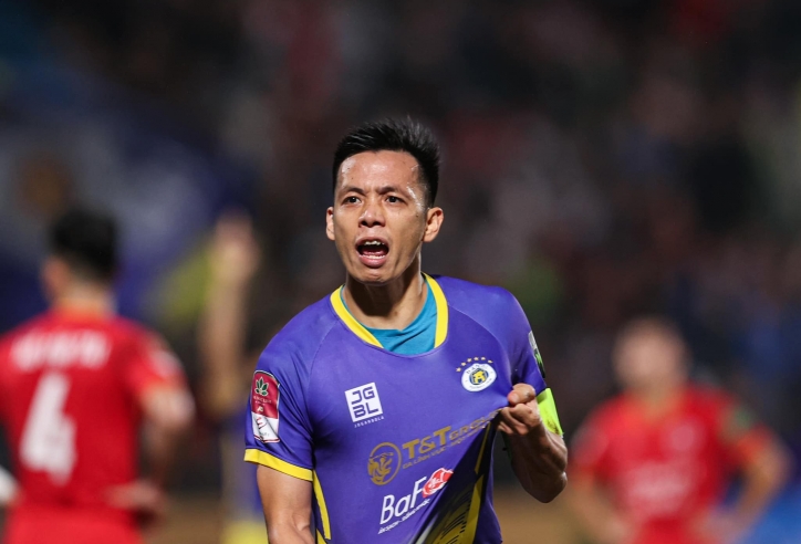 Văn Quyết tiếp tục tỏa sáng giúp Hà Nội FC 'lên đỉnh' V-League