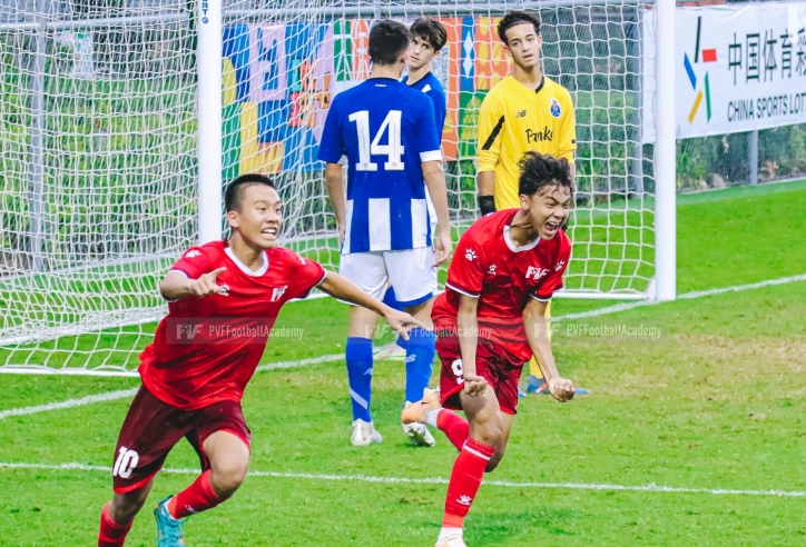 CĐV ĐNÁ phản ứng bất ngờ khi đại diện Việt Nam giành HCĐ giải đấu ở Trung Quốc