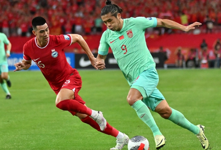 Trung Quốc đè bẹp Singapore trong trận cầu có 1 thẻ đỏ