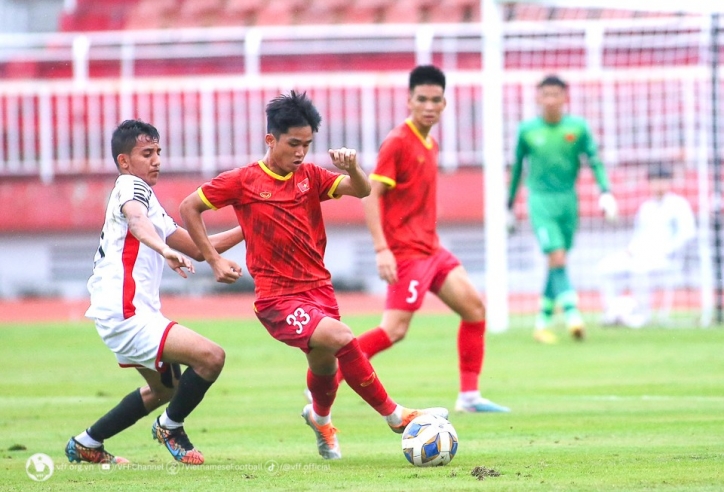 Các cầu thủ Việt Nam đấu 'quân xanh' trước giải Đông Nam Á