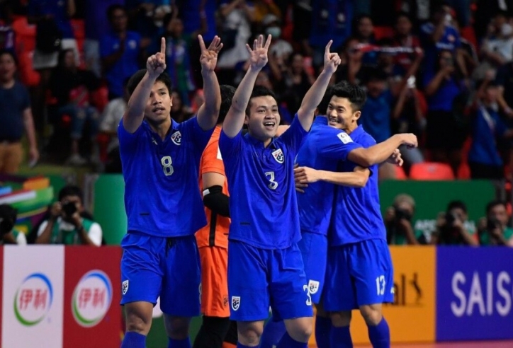 CĐV Đông Nam Á đồng loạt 'ngả mũ' khi Thái Lan lọt vào chung kết