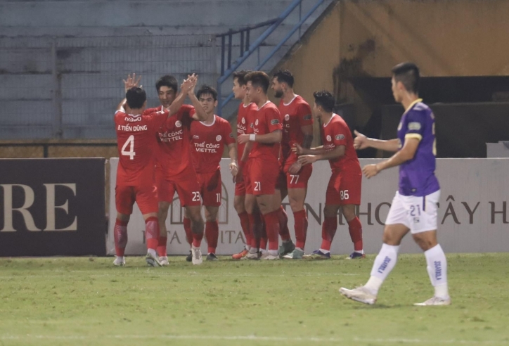 Trực tiếp Hà Nội 0-1 Viettel: Tìm kiếm bàn thắng