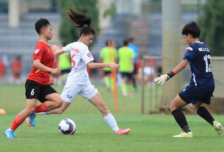 Tân binh U19 nữ Quốc gia thua 0-4 nhà vô địch lượt đi