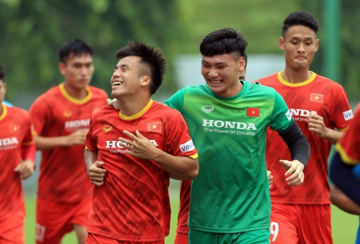 Tiền vệ ĐT Việt Nam xuống hạng Nhất làm đồng đội của Hoàng Đức