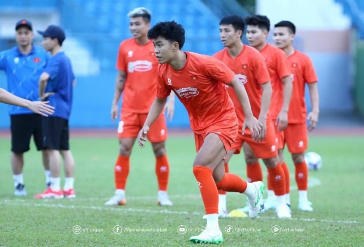 Trung vệ ĐT Việt Nam nguy cơ lỡ hẹn trận gặp Malaysia