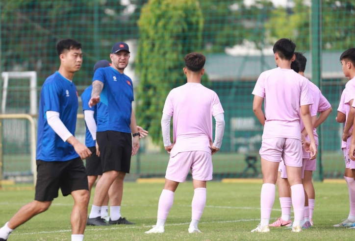 HLV Brazil rèn chiến thuật cho U16 Việt Nam trước giải quốc tế
