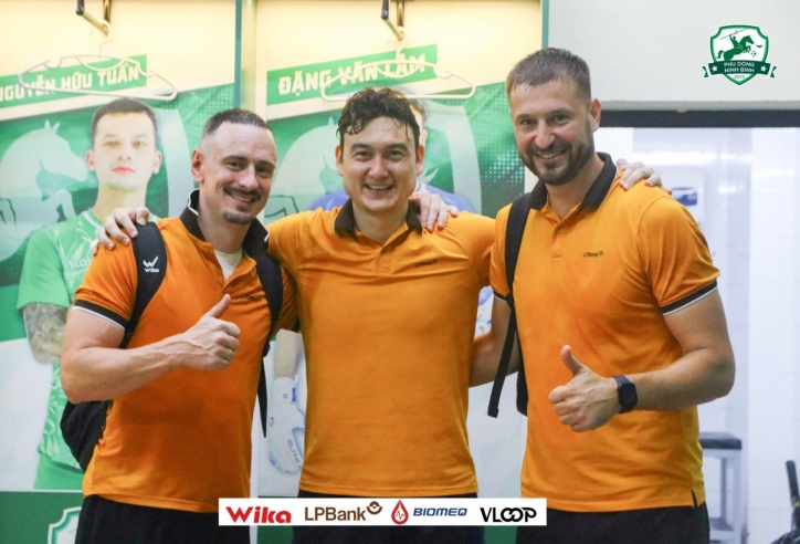 Thủ môn Văn Lâm trải lòng sau chiến tích thăng hạng sớm